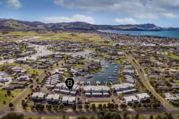 13/73 South Highway - Sovereign Pier, Whitianga