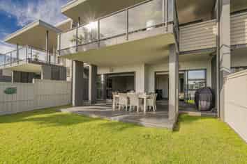 13/73 South Highway - Sovereign Pier, Whitianga