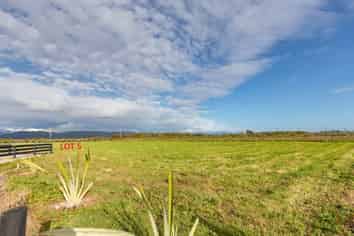 2-6/52 Greyhound Road, HOKITIKA