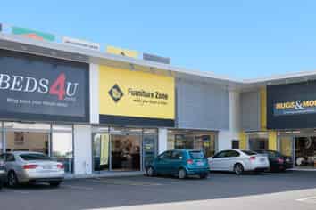 400sqm retail/industrial unit - available now