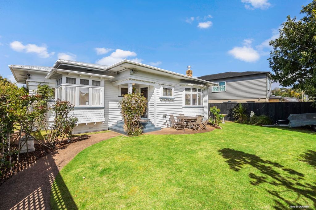 Sold 24 Selwyn Road, Epsom realestate.co.nz