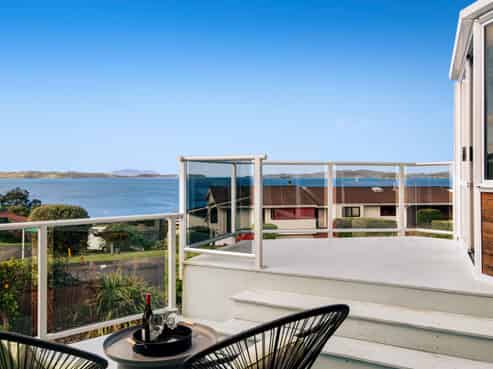 12 Mariners Grove, Algies Bay