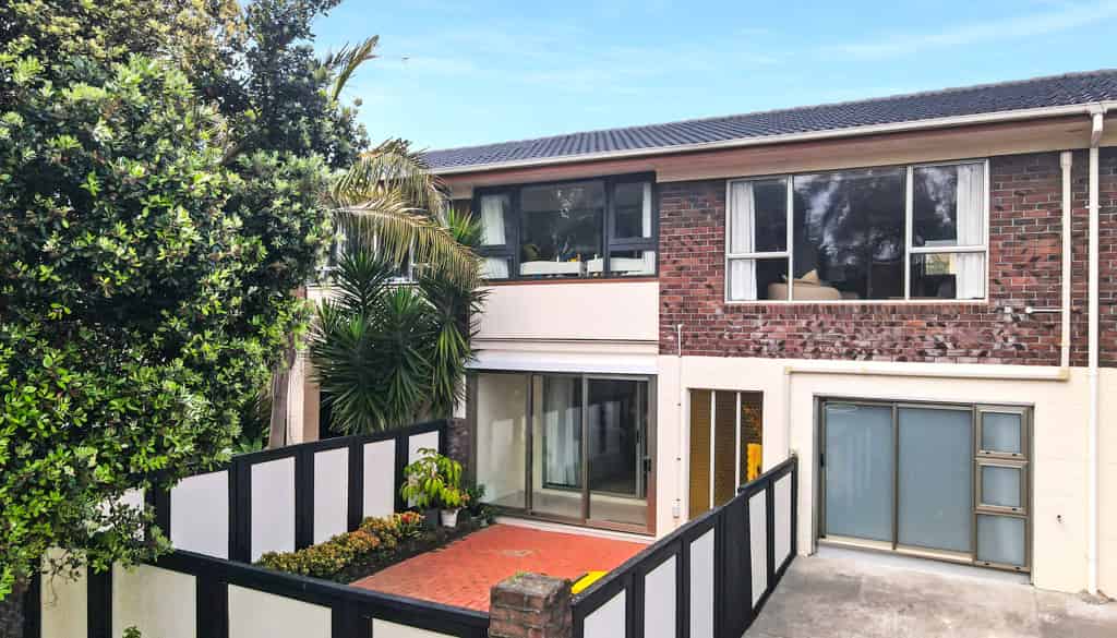 152B Bucklands Beach Road, Bucklands Beach, Manukau City For Sale