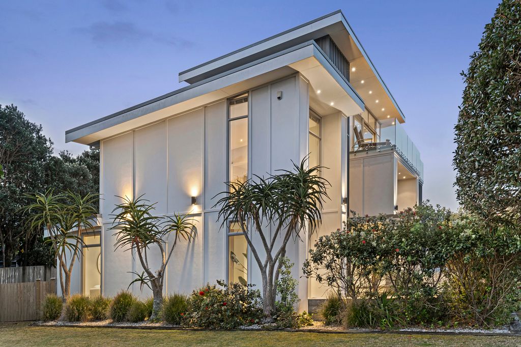 Property value 27 Rita Way, Omaha realestate.co.nz