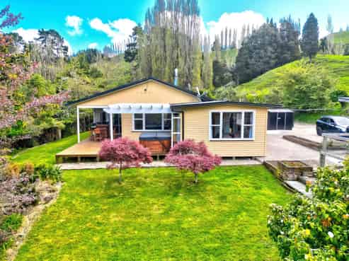 665 Longacre Road, Okoia