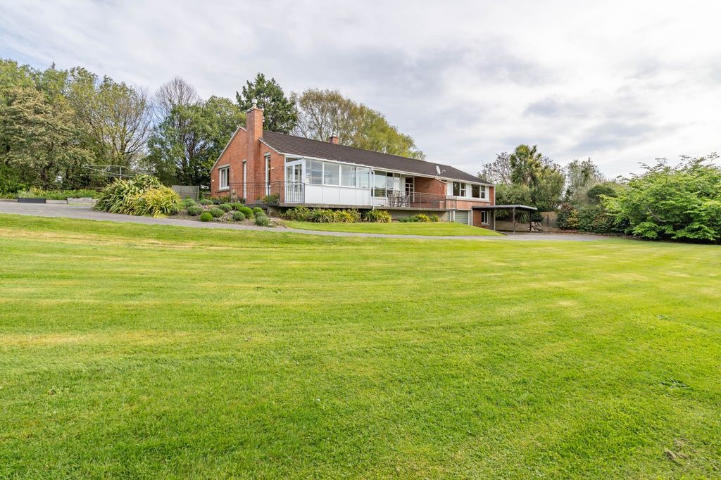 Sold 72 Park Street, Gladstone realestate.co.nz