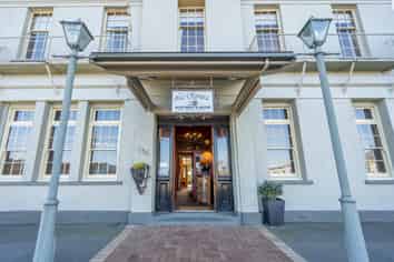 100% NBS Hideaway in Riverton! OPEN HOME Sun 12pm