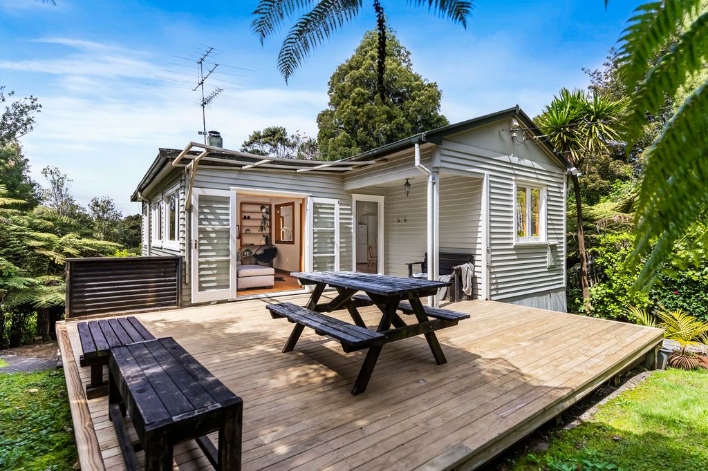 Sold 32 Gilletta Road, Mount Roskill realestate.co.nz