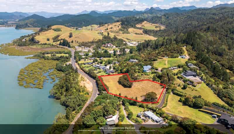 43 Main Road, Tairua