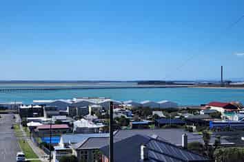 A Hugely Strategic Bluff Industrial Opportunity!