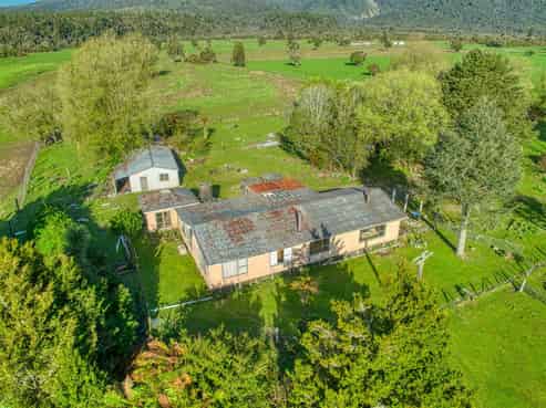 317 Poerua Valley Road, Harihari
