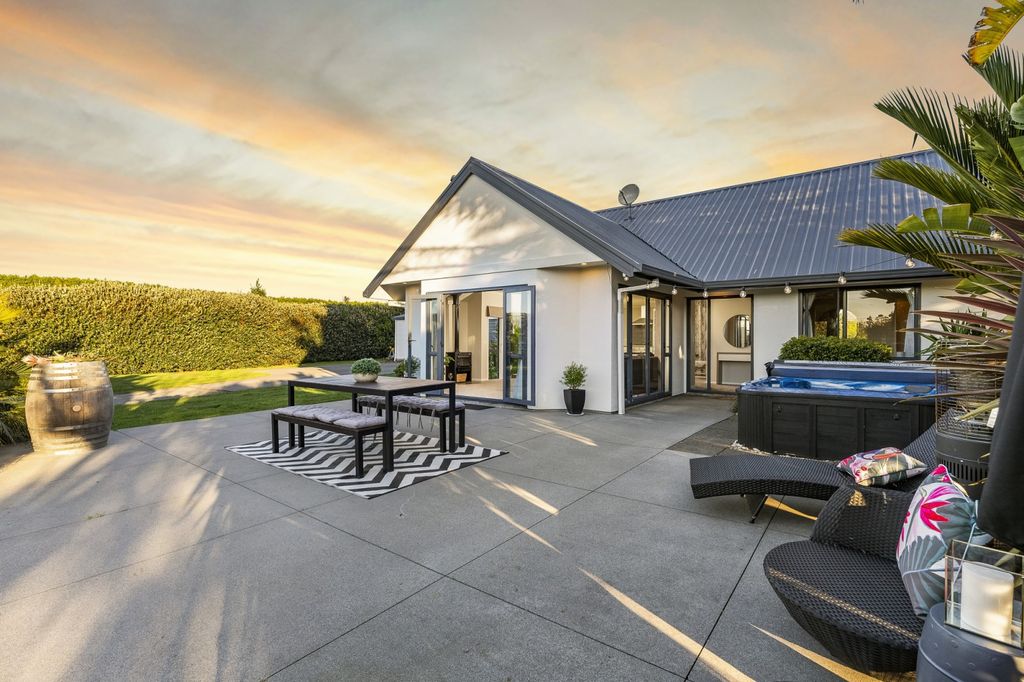 Sold 233 Ross Road, Whakamarama realestate.co.nz