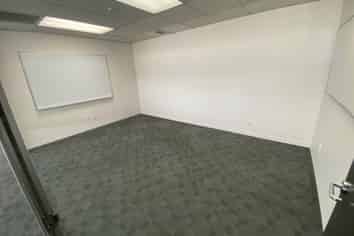 MODERN MANUKAU OFFICE SPACE
