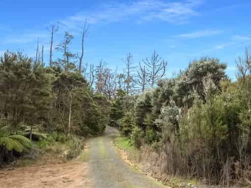 190 Aucks Road, Russell