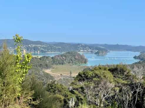 190 Aucks Road, Russell