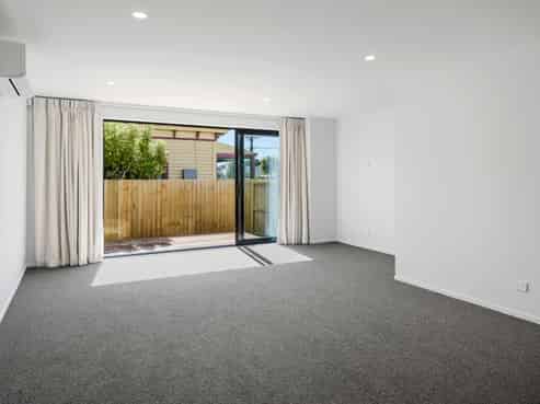 2/38 Wildberry Street, Woolston
