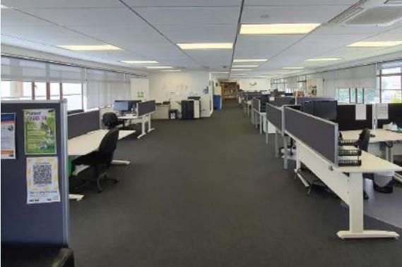 137sqm of Office on Hugo Johnston - Vista 4