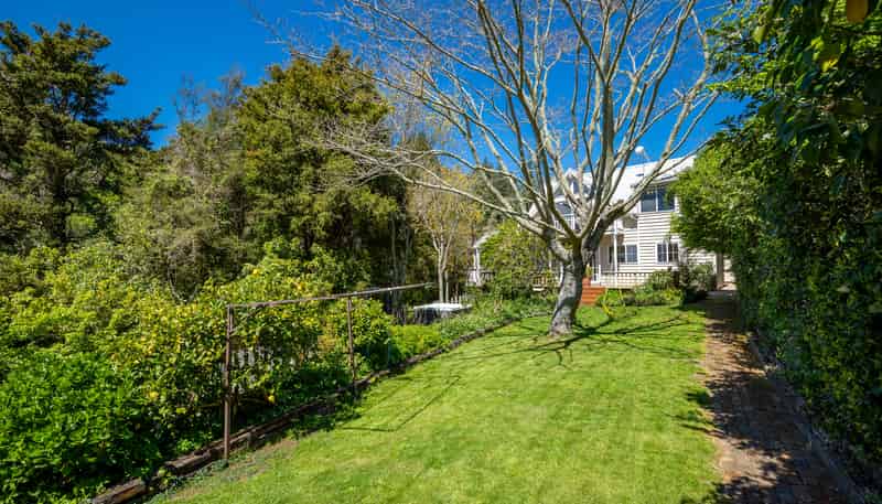 25 Teal Valley Road, Hira