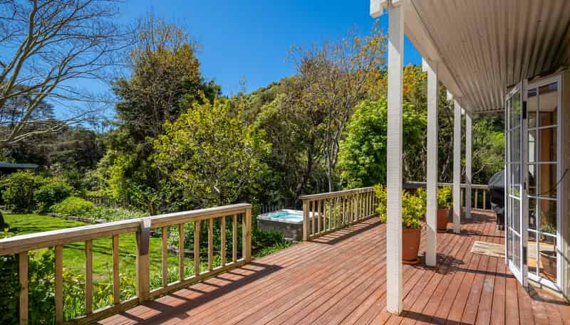 25 Teal Valley Road, Hira