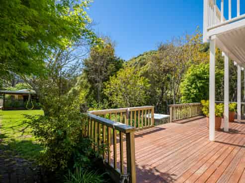 25 Teal Valley Road, Hira