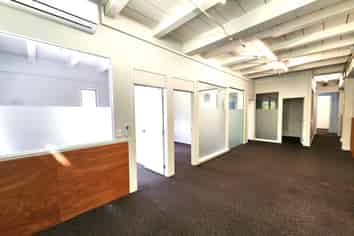 Kingsland Office Warehouse