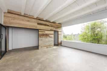 Kingsland Office Warehouse