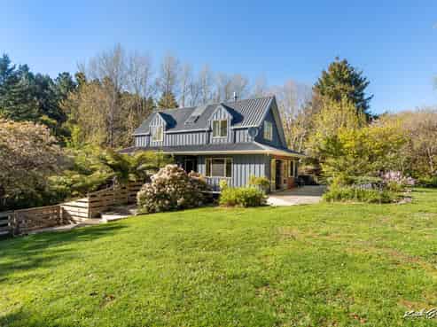 4 Ashton Warner Way, Whitemans Valley