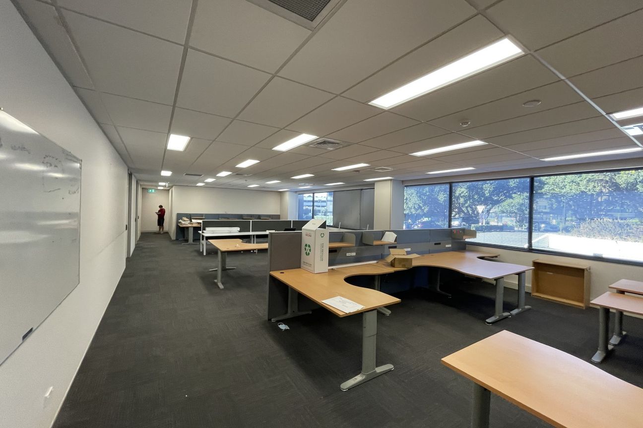 Spacious Ground Floor Office + Carparks - Vista 2