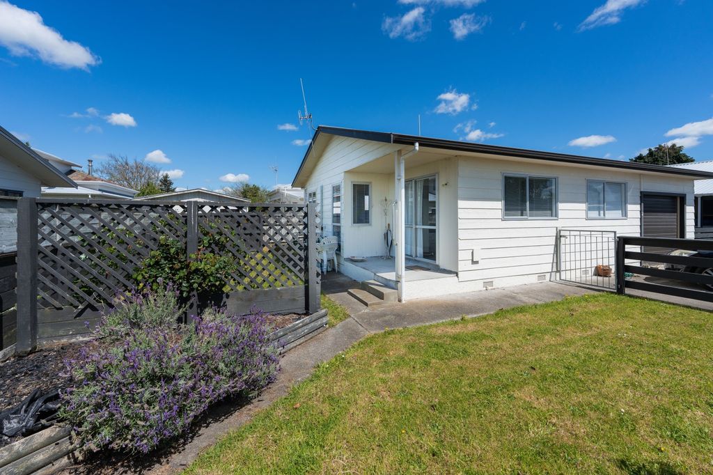 Property value 2 Sandilands Street, Feilding realestate.co.nz