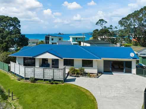9 Motutara Road, Oakura Coast