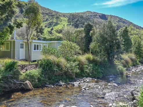 7 Factory Road, Little Akaloa