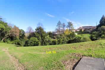 124 Korokoro Crescent, Thames
