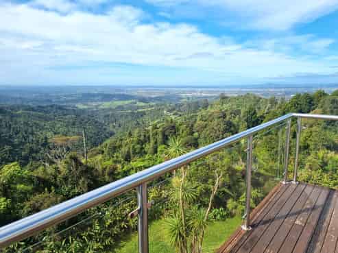 473 Scenic Drive, Waiatarua