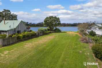 22 Pohutukawa Drive, Athenree