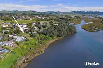 22 Pohutukawa Drive, Athenree
