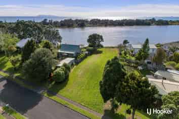 22 Pohutukawa Drive, Athenree