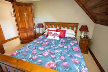 Oak Lodge Bed and Breakfast 
