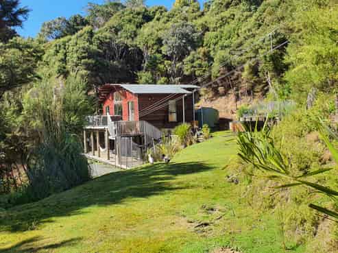 8A Schoolhouse Bay Road, Kawau Island