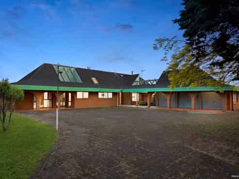 744 Runciman Road, Runciman