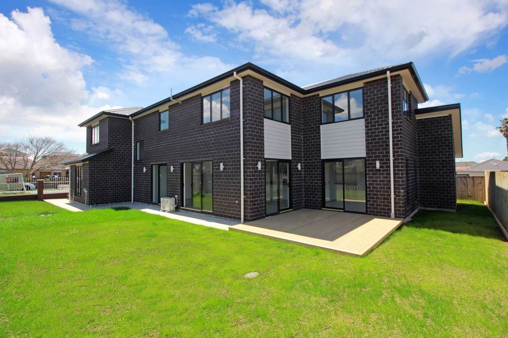 Sold 32 Gifford Road, Papatoetoe realestate.co.nz