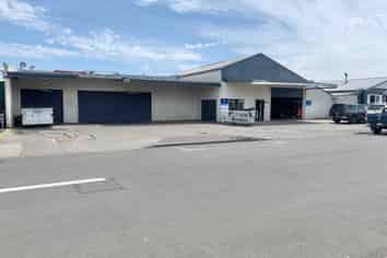 Industrial Workshop in the Centre of Hastings