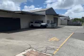 Industrial Workshop in the Centre of Hastings