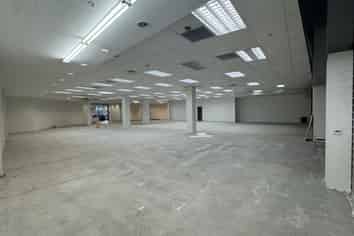 Large Showroom at Coast Plaza