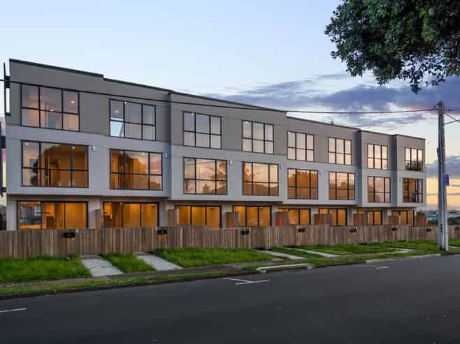 42-44 Byron Avenue, Takapuna