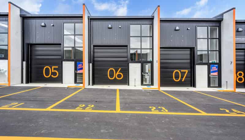 6/90A Hobsonville Road, Hobsonville
