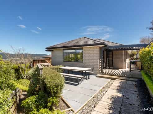 43 Percy Kinsman Crescent, Riverstone Terraces