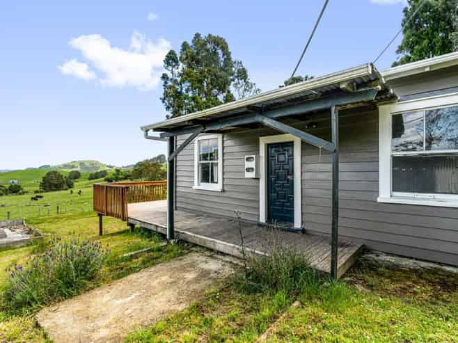  1043A Whananaki North Road, Hikurangi