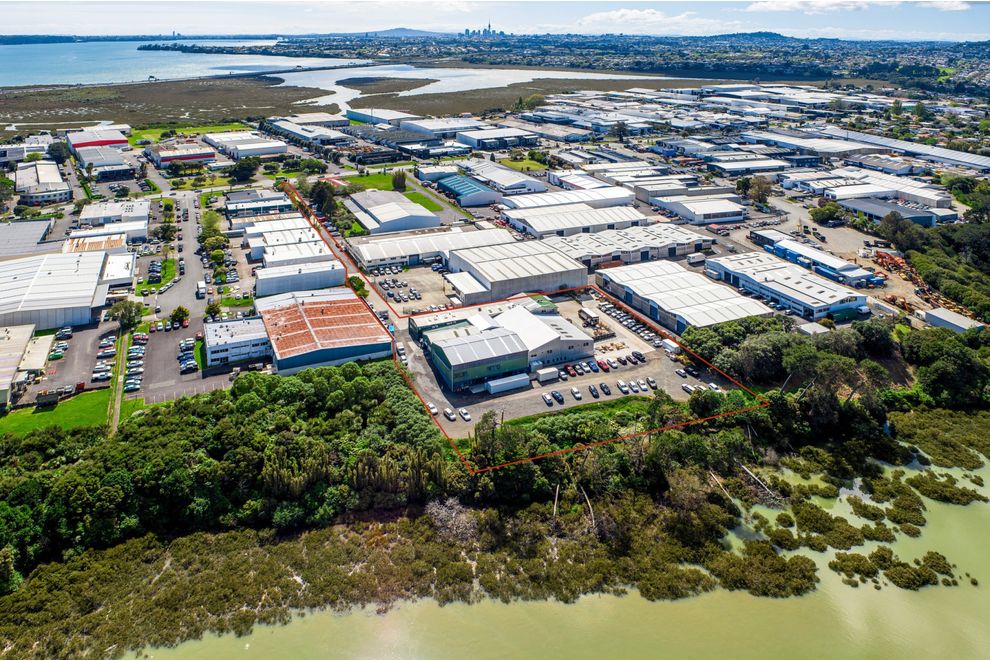 For sale 414416 Rosebank Road, Avondale realestate.co.nz