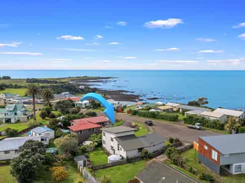 42 Otutehapari Road, Waihau Bay