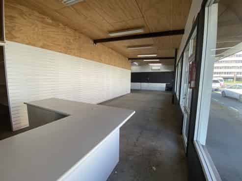 High exposure retail for lease!
